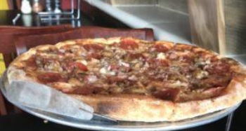 Foley Eats: Mamma Mia – That’s a Tasty Pizza!